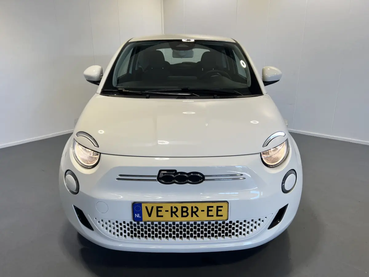 Icon 42 kWh | Navigatie/Android/Apple Carplay | LM Velgen 16" | Cruise Control | DAB | Cruise Control | Airco |