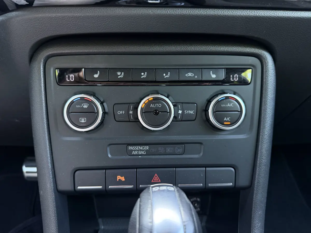 1.4 TSI Trend Automaat / Sportstoelen / Carplay / PDC v+a / Clima