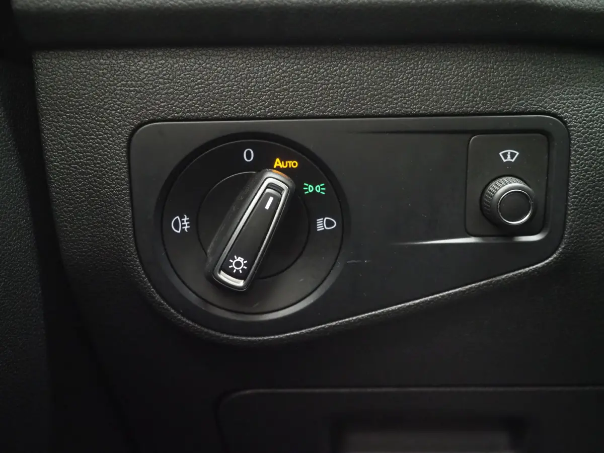 1.4 TSI eHybrid Elegance | Panoramadak | HUD | 360 | Sfeerlicht | Virtual | Adaptive Cruise | Dodehoek