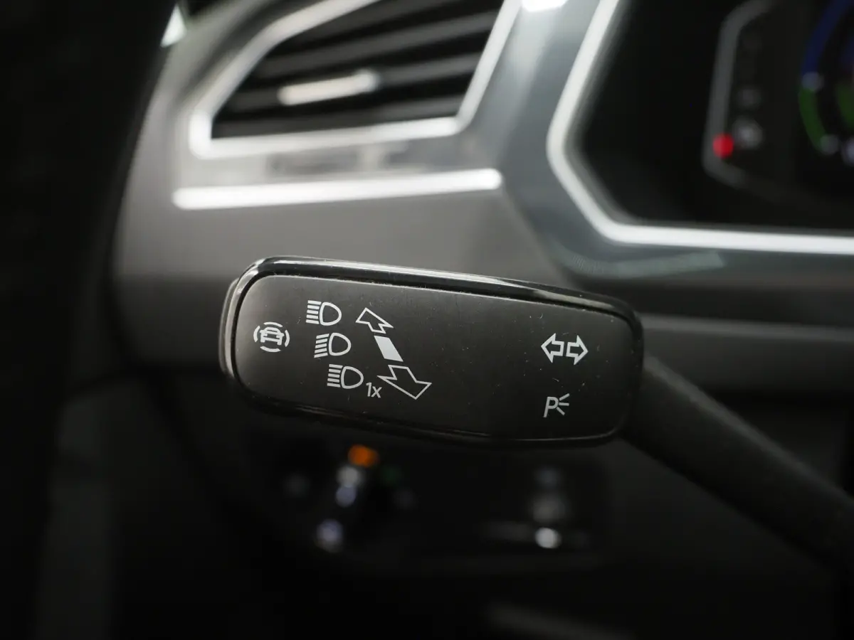 1.4 TSI eHybrid Elegance | Panoramadak | HUD | 360 | Sfeerlicht | Virtual | Adaptive Cruise | Dodehoek