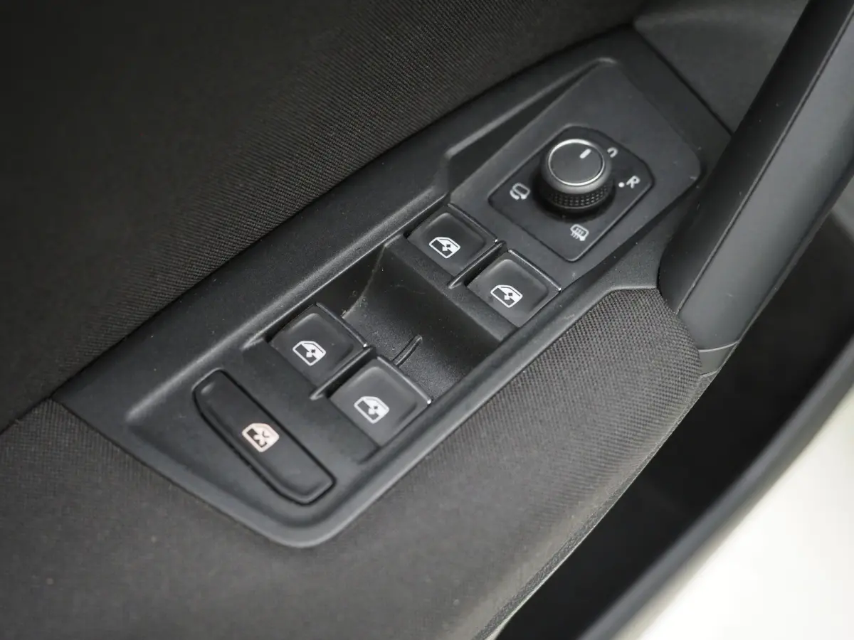 1.4 TSI eHybrid Elegance | Panoramadak | HUD | 360 | Sfeerlicht | Virtual | Adaptive Cruise | Dodehoek
