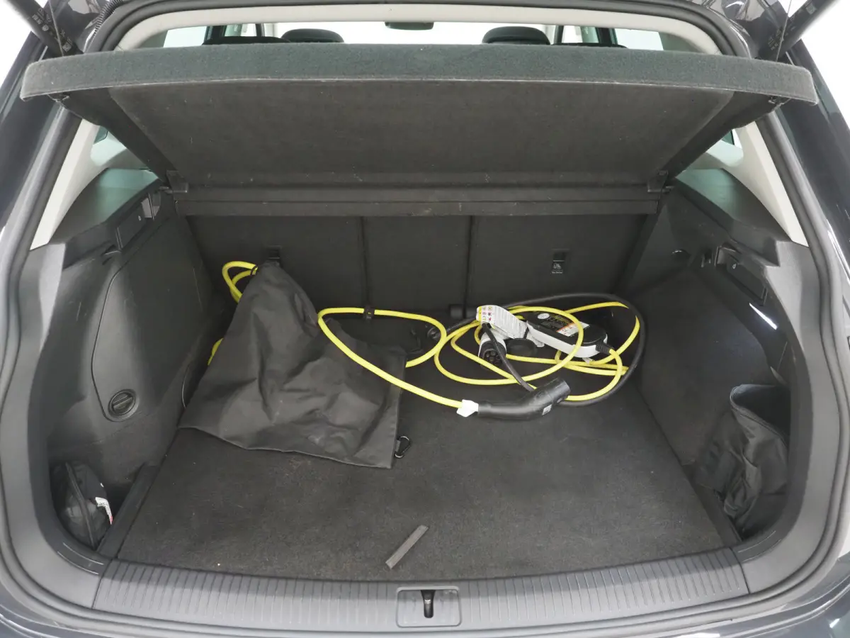 1.4 TSI eHybrid Elegance | Panoramadak | HUD | 360 | Sfeerlicht | Virtual | Adaptive Cruise | Dodehoek