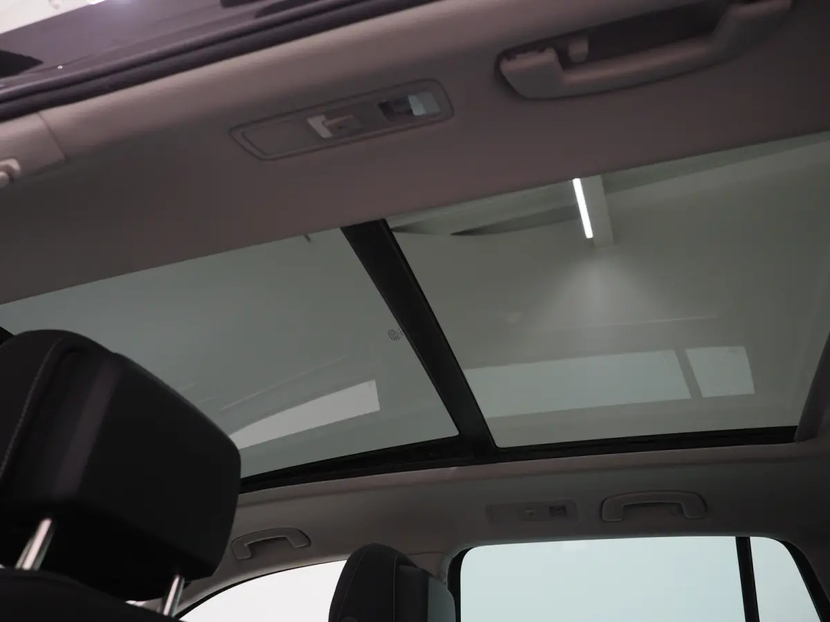 1.4 TSI eHybrid Elegance | Panoramadak | HUD | 360 | Sfeerlicht | Virtual | Adaptive Cruise | Dodehoek