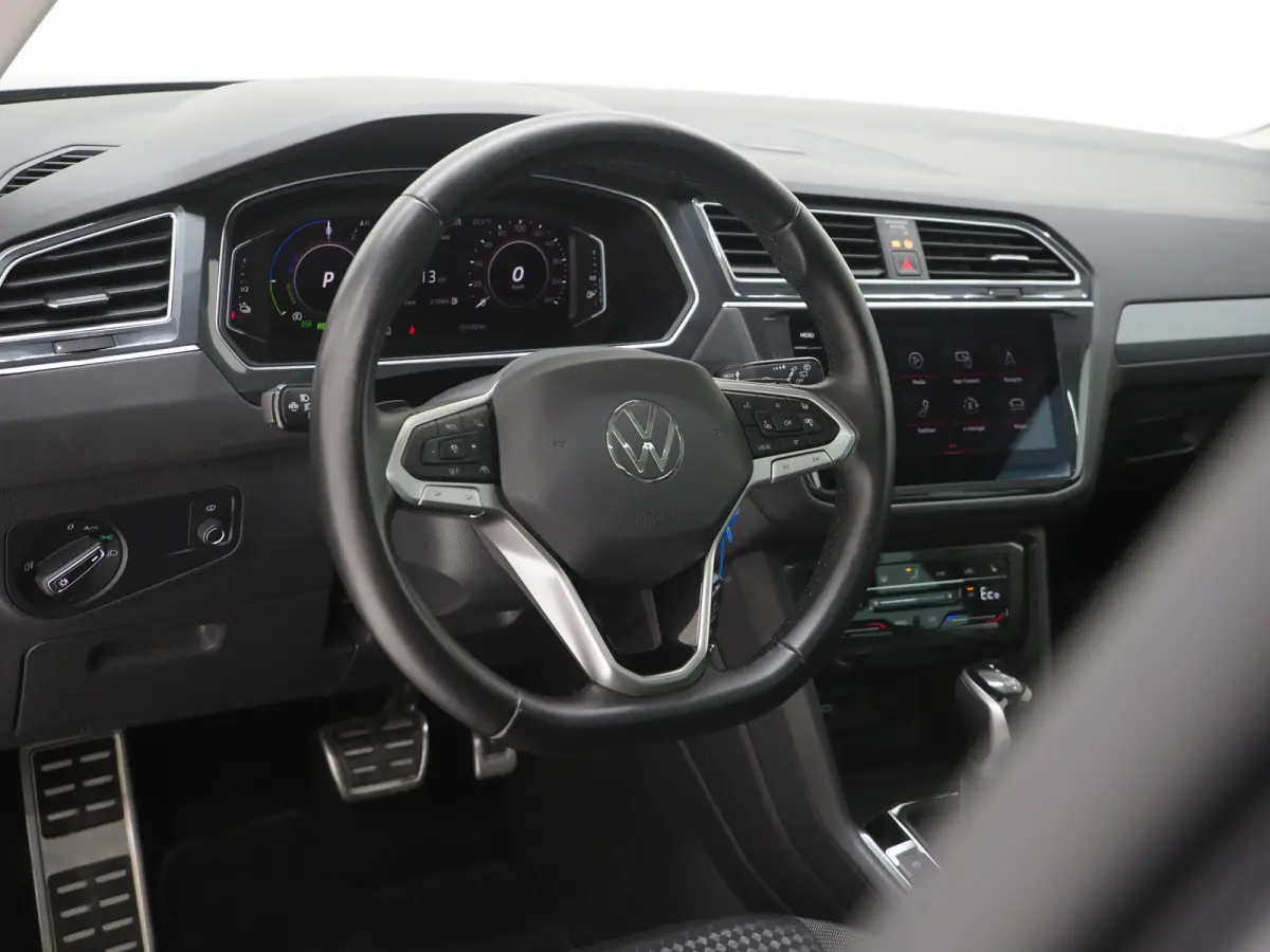 1.4 TSI eHybrid Elegance | Panoramadak | HUD | 360 | Sfeerlicht | Virtual | Adaptive Cruise | Dodehoek