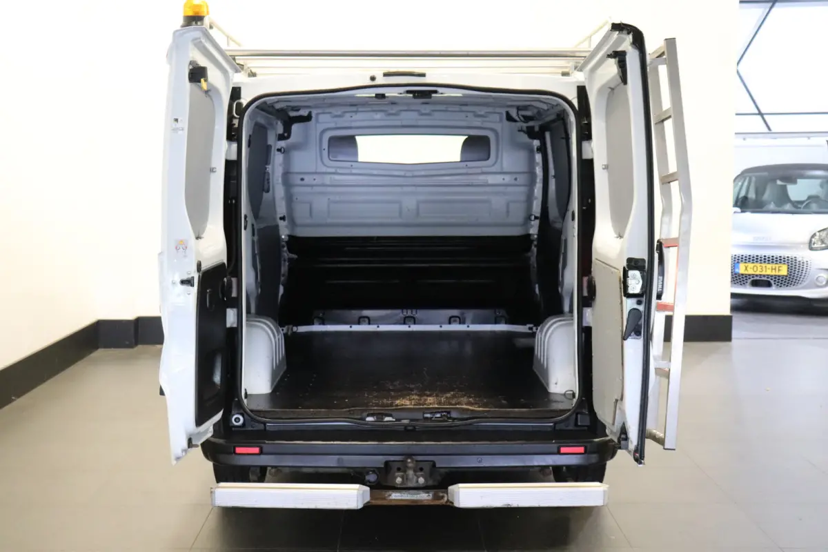 1.6 dCi EURO 6 - Airco - Cruise - PDC - Trekhaak - € 9.950,- Excl.