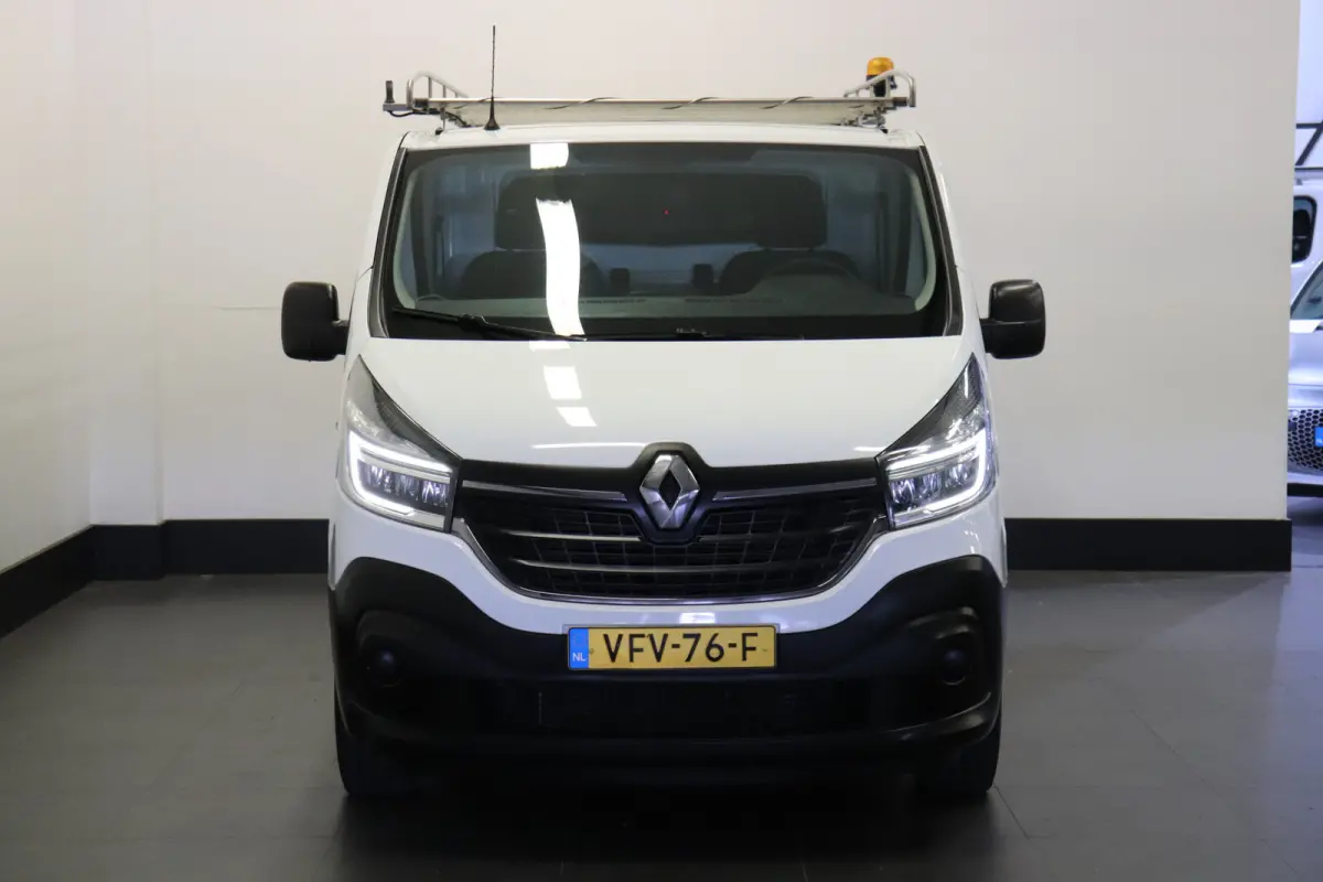 1.6 dCi EURO 6 - Airco - Cruise - PDC - Trekhaak - € 9.950,- Excl.