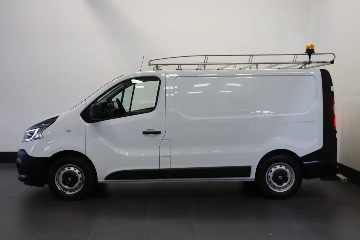 1.6 dCi EURO 6 - Airco - Cruise - PDC - Trekhaak - € 9.950,- Excl.