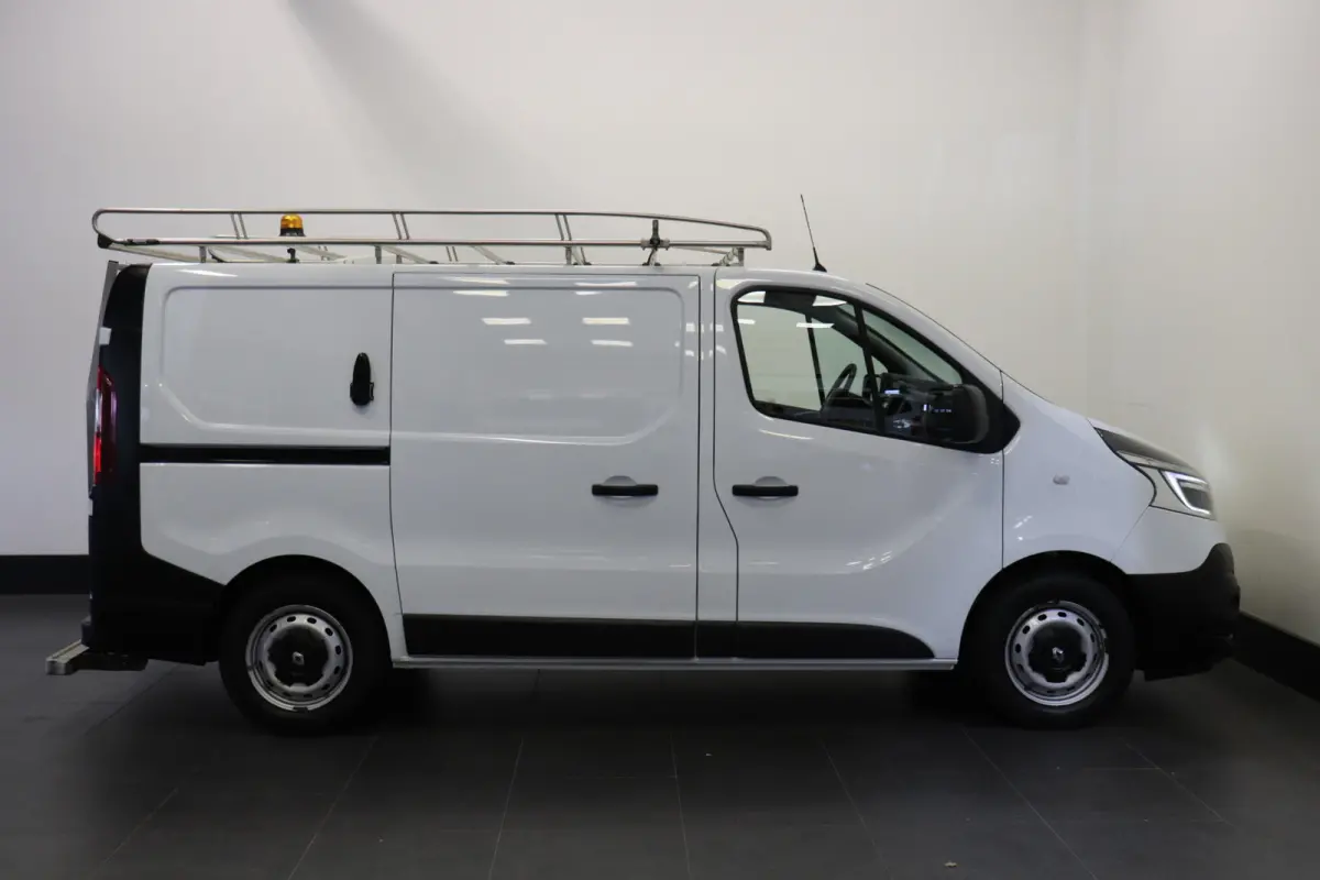 1.6 dCi EURO 6 - Airco - Cruise - PDC - Trekhaak - € 9.950,- Excl.