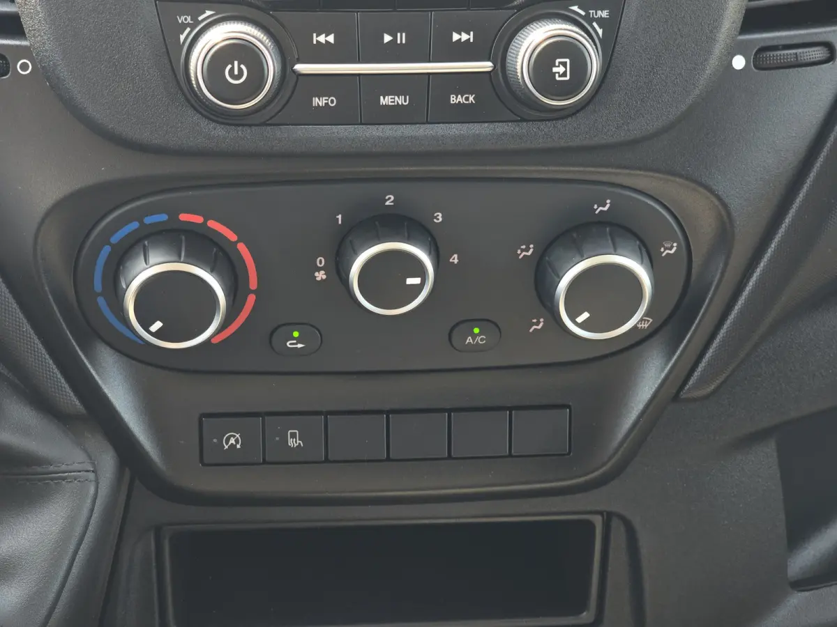 35C14V 2.3 410 H2 L4 H2 - 140 Pk - Euro 6 - Airco - Cruise Control
