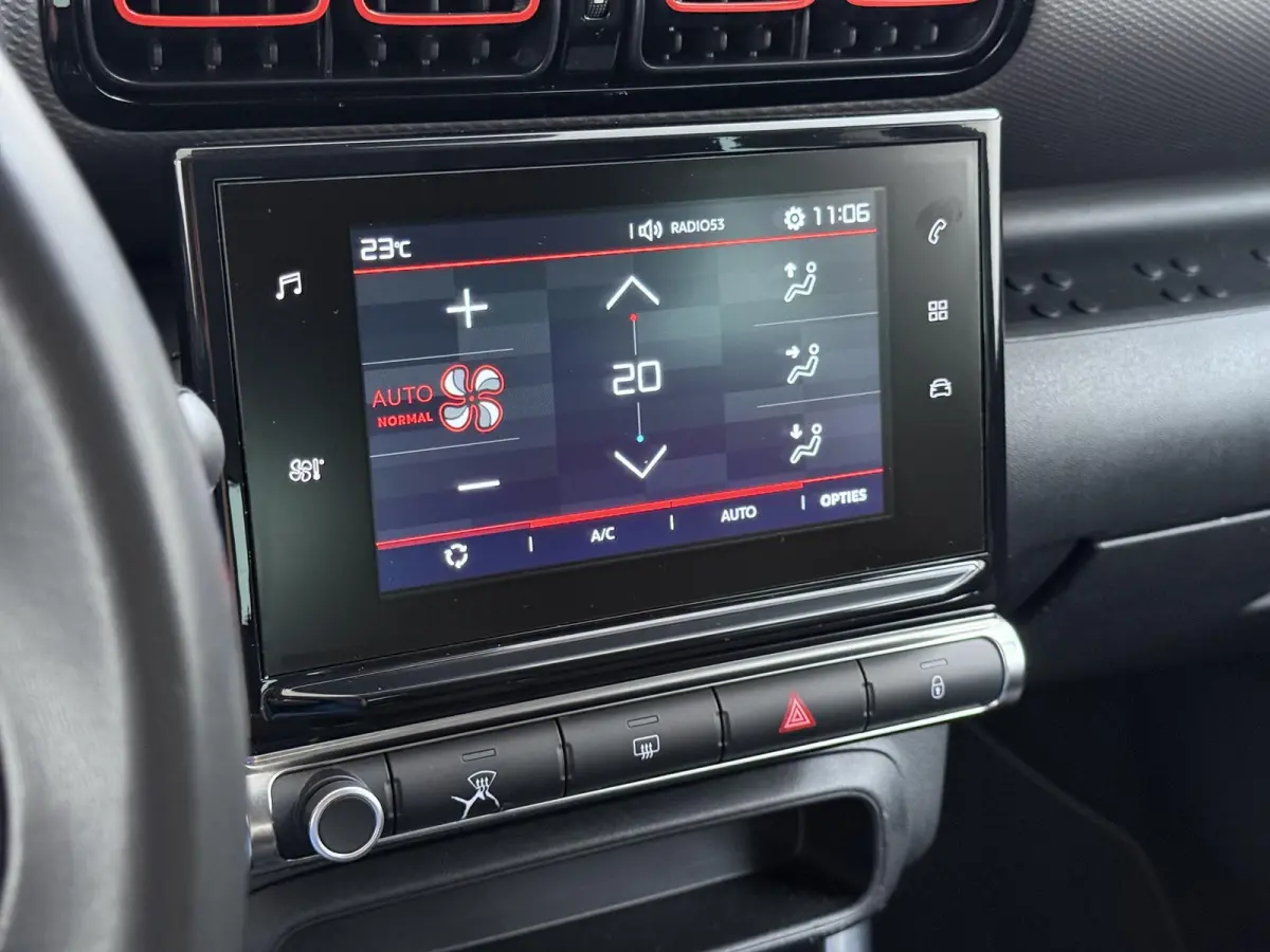 Feel 110pk | Navigatie via Apple Carplay en Android auto | Trekhaak | Airco | Lichtmetalen velgen | Cruise control
