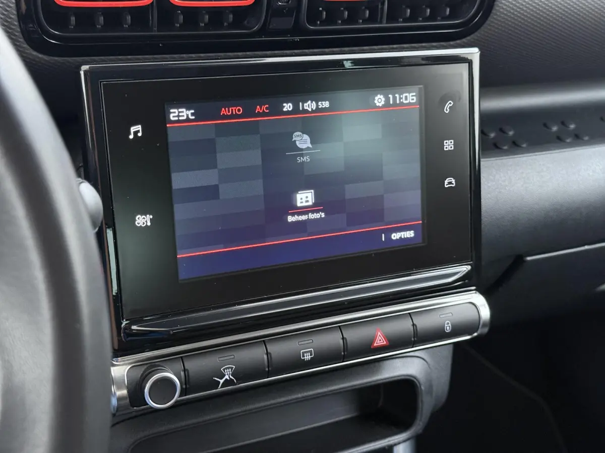 Feel 110pk | Navigatie via Apple Carplay en Android auto | Trekhaak | Airco | Lichtmetalen velgen | Cruise control