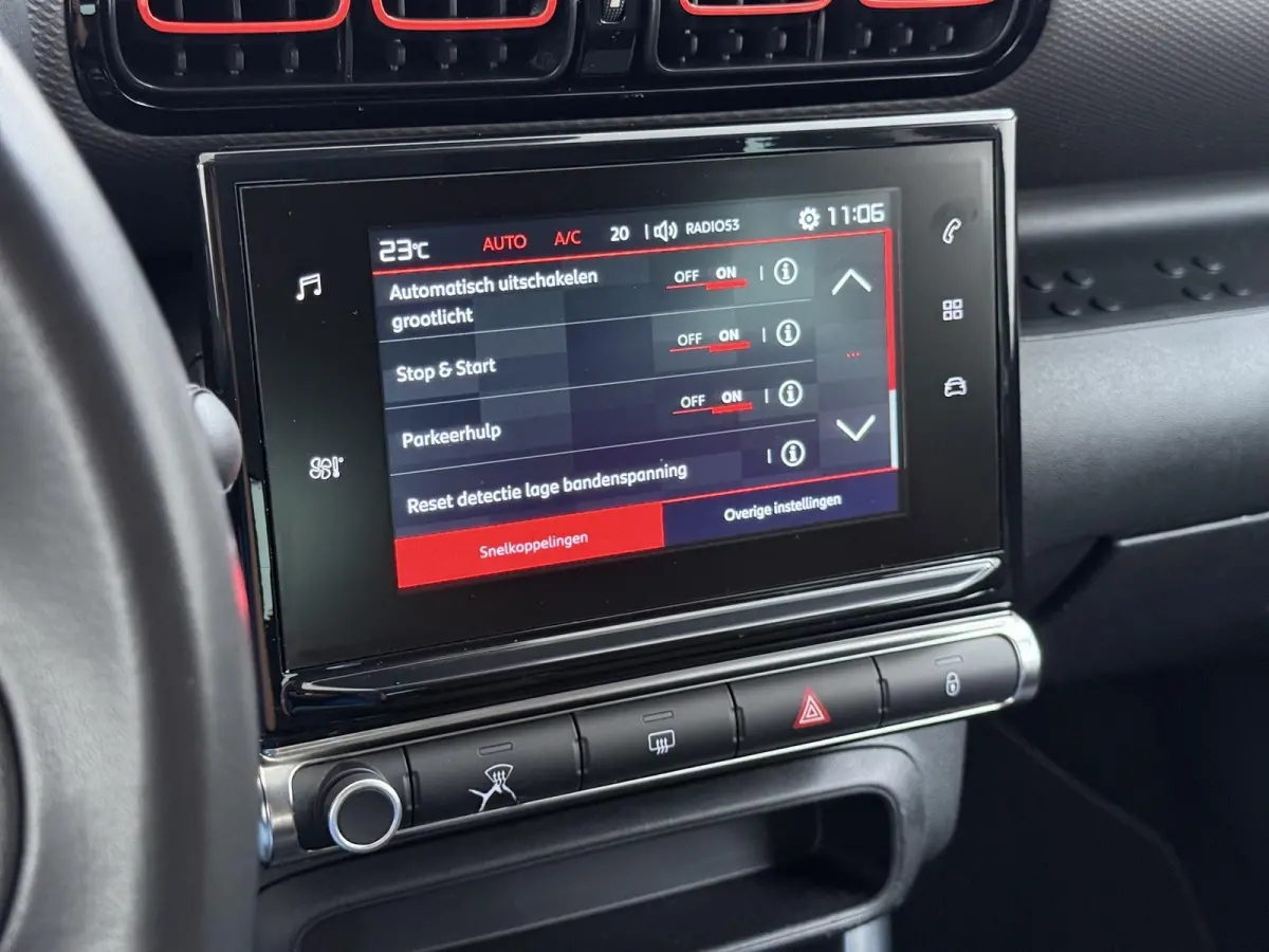 Feel 110pk | Navigatie via Apple Carplay en Android auto | Trekhaak | Airco | Lichtmetalen velgen | Cruise control