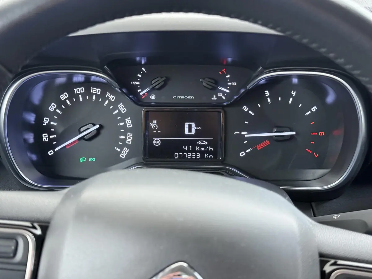 Feel 110pk | Navigatie via Apple Carplay en Android auto | Trekhaak | Airco | Lichtmetalen velgen | Cruise control