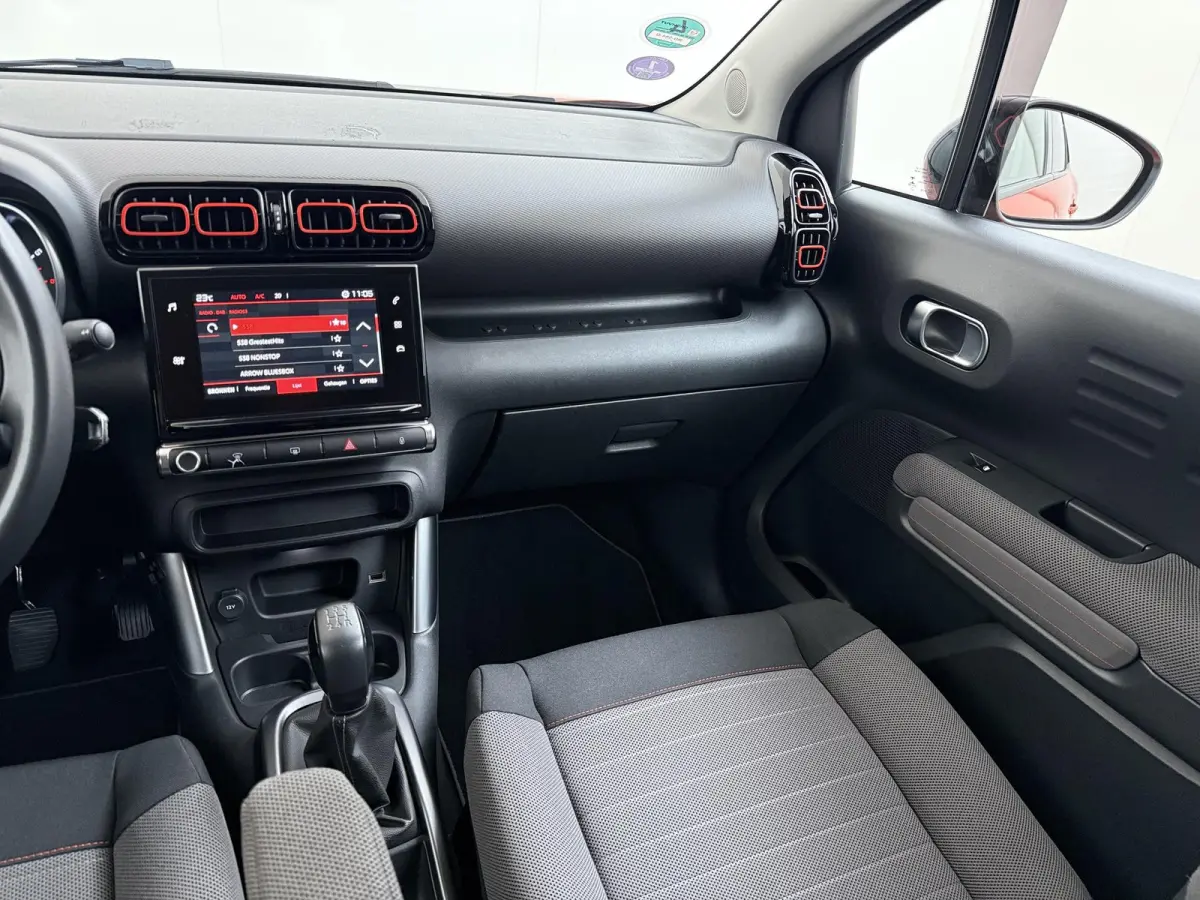 Feel 110pk | Navigatie via Apple Carplay en Android auto | Trekhaak | Airco | Lichtmetalen velgen | Cruise control