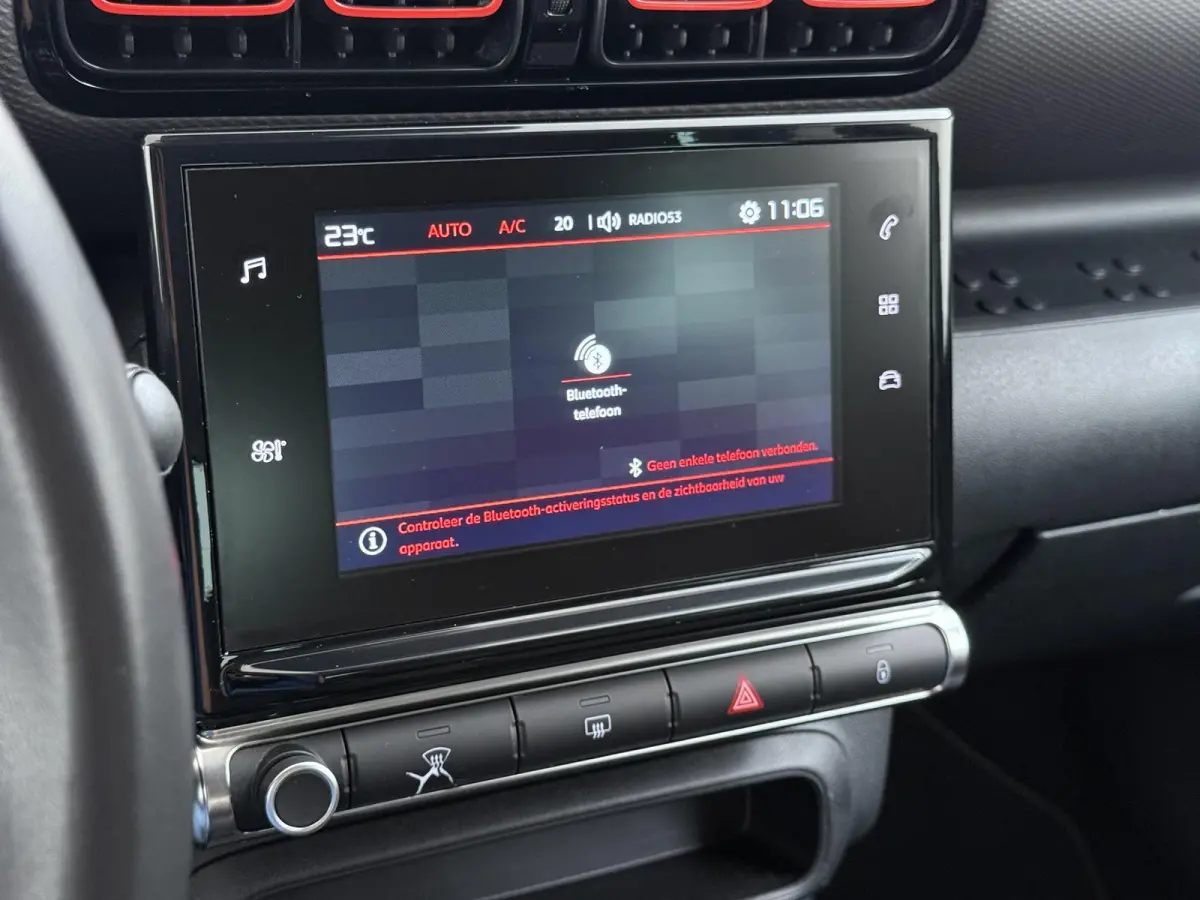 Feel 110pk | Navigatie via Apple Carplay en Android auto | Trekhaak | Airco | Lichtmetalen velgen | Cruise control