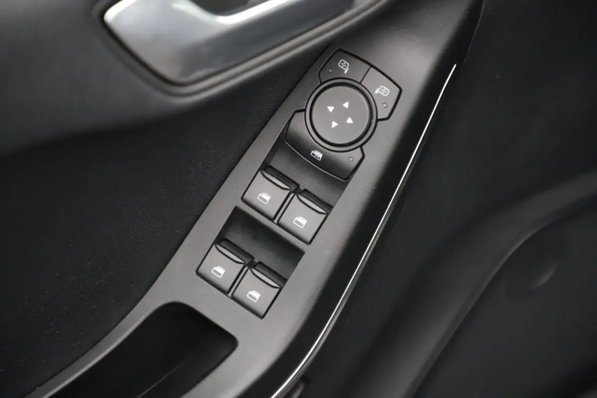 1.0 EcoBoost Hybrid Titanium Navigatie Carplay Android Climate & Cruise Control Parkeersensor