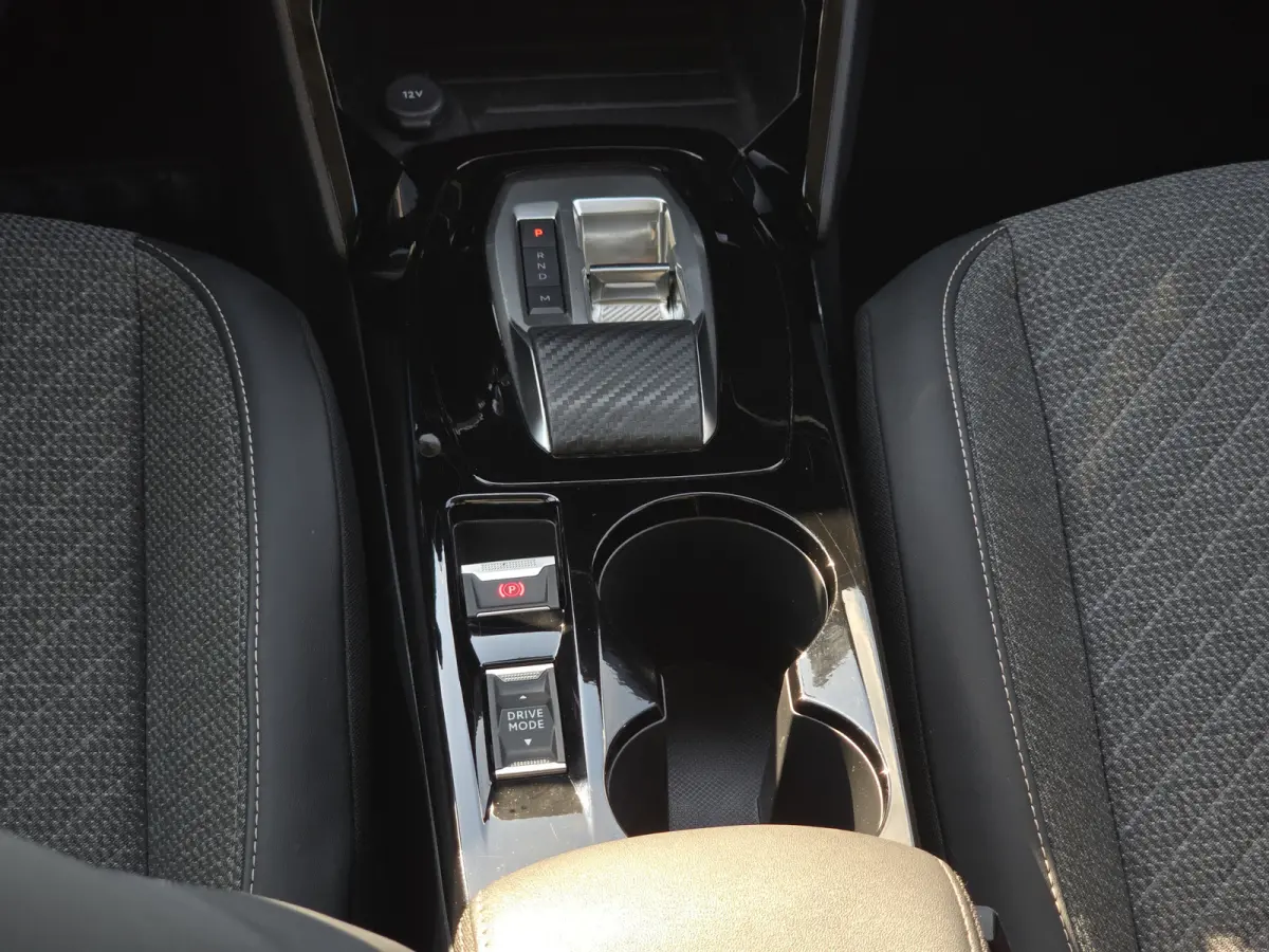 1.2 Hybrid 136 e-DCS6 Allure - 136 Pk - Climate Control - Cruise Control