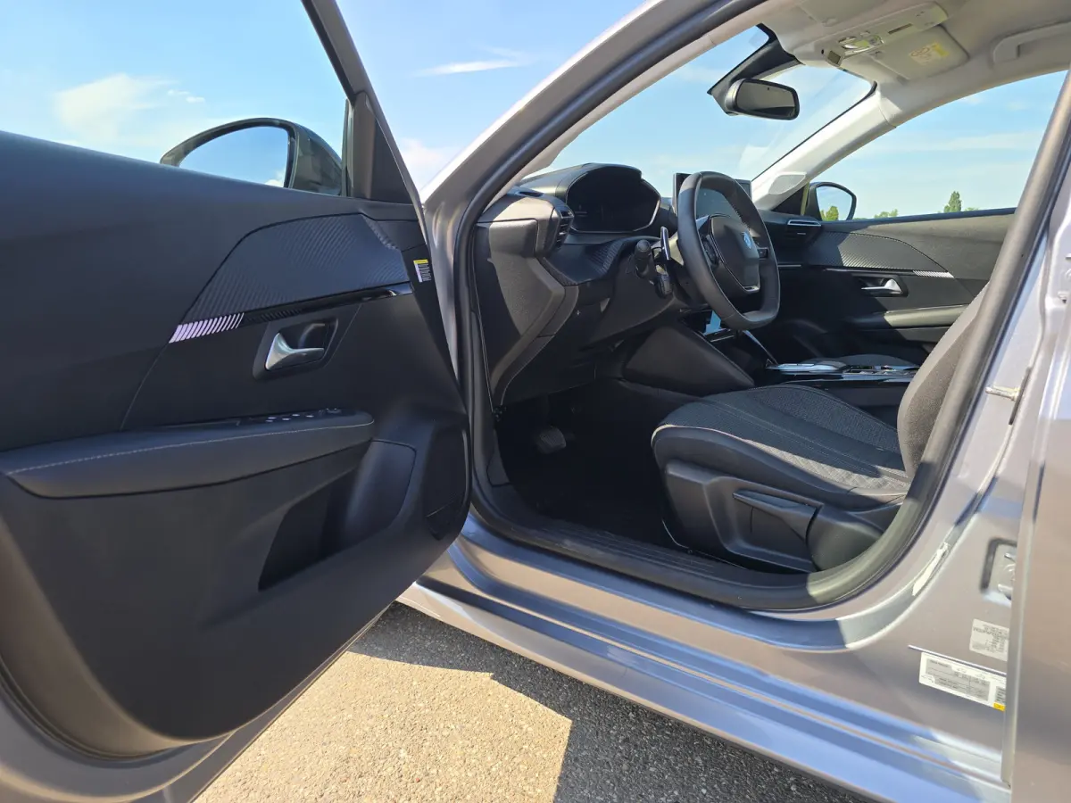 1.2 Hybrid 136 e-DCS6 Allure - 136 Pk - Climate Control - Cruise Control
