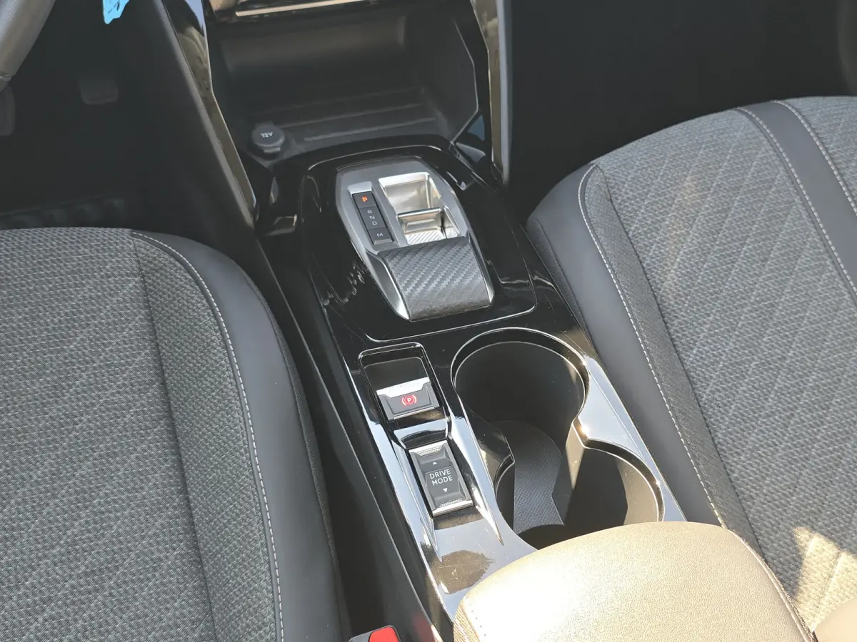 1.2 Hybrid 136 e-DCS6 Allure - 136 Pk - Climate Control - Cruise Control