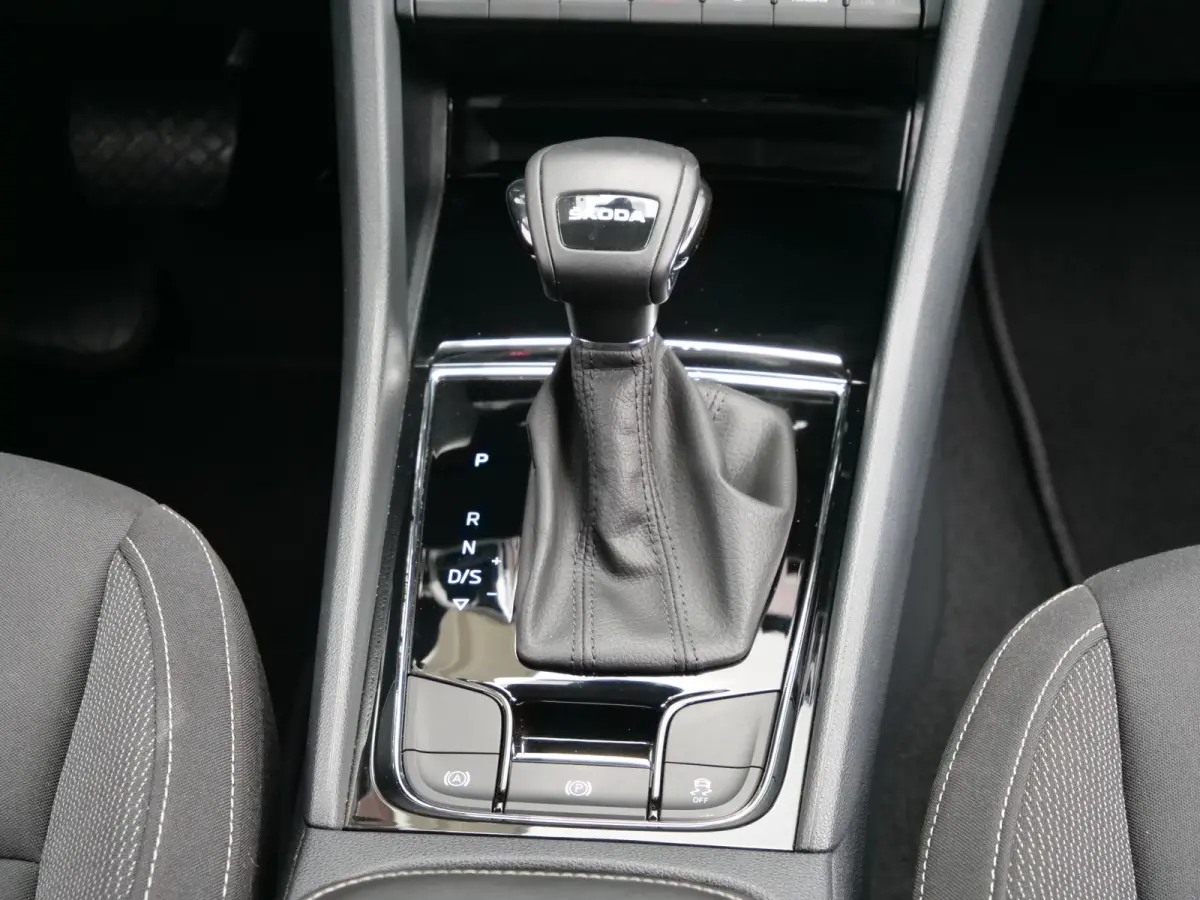 1.5 TSI ACT Business Edition 150 Pk Automaat Apple Carplay / Camera / Adaptive cruise / LED