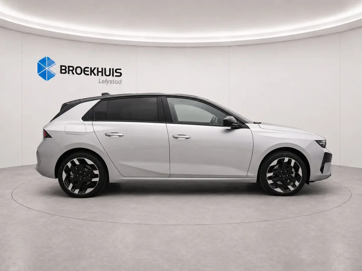 Astra-e Ultimate - | Achteruitrijcamera 180° | Adaptive Cruise control | Apple CarPlay en Android Auto ondersteuning