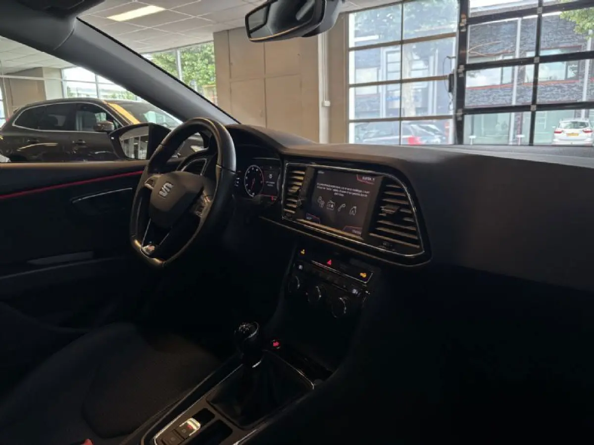 1.5 TSI FR Apple Carplay Adaptive cruise, camera, virtual cockpit enz
