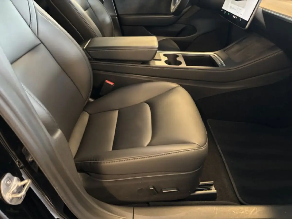 Long Range AWD 78 kWh LONG Range SOH 92.4 % Panorama