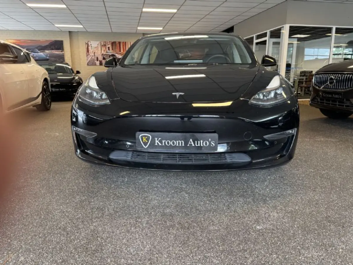 Long Range AWD 78 kWh LONG Range SOH 92.4 % Panorama