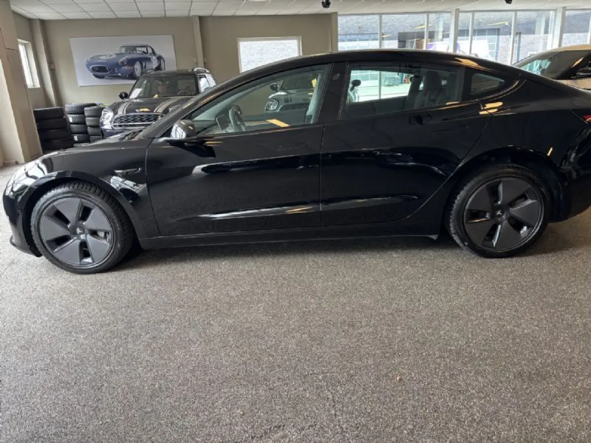 Long Range AWD 78 kWh LONG Range SOH 92.4 % Panorama