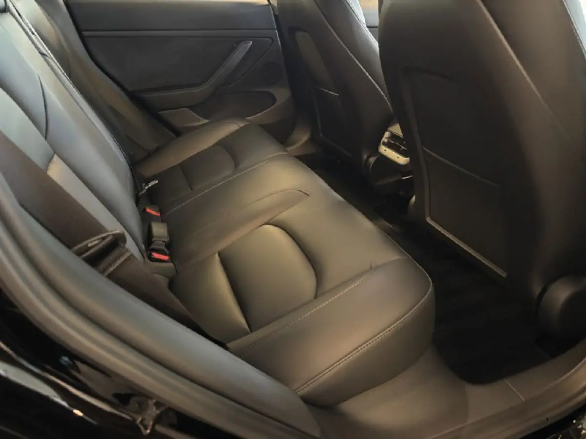 Long Range AWD 78 kWh LONG Range SOH 92.4 % Panorama