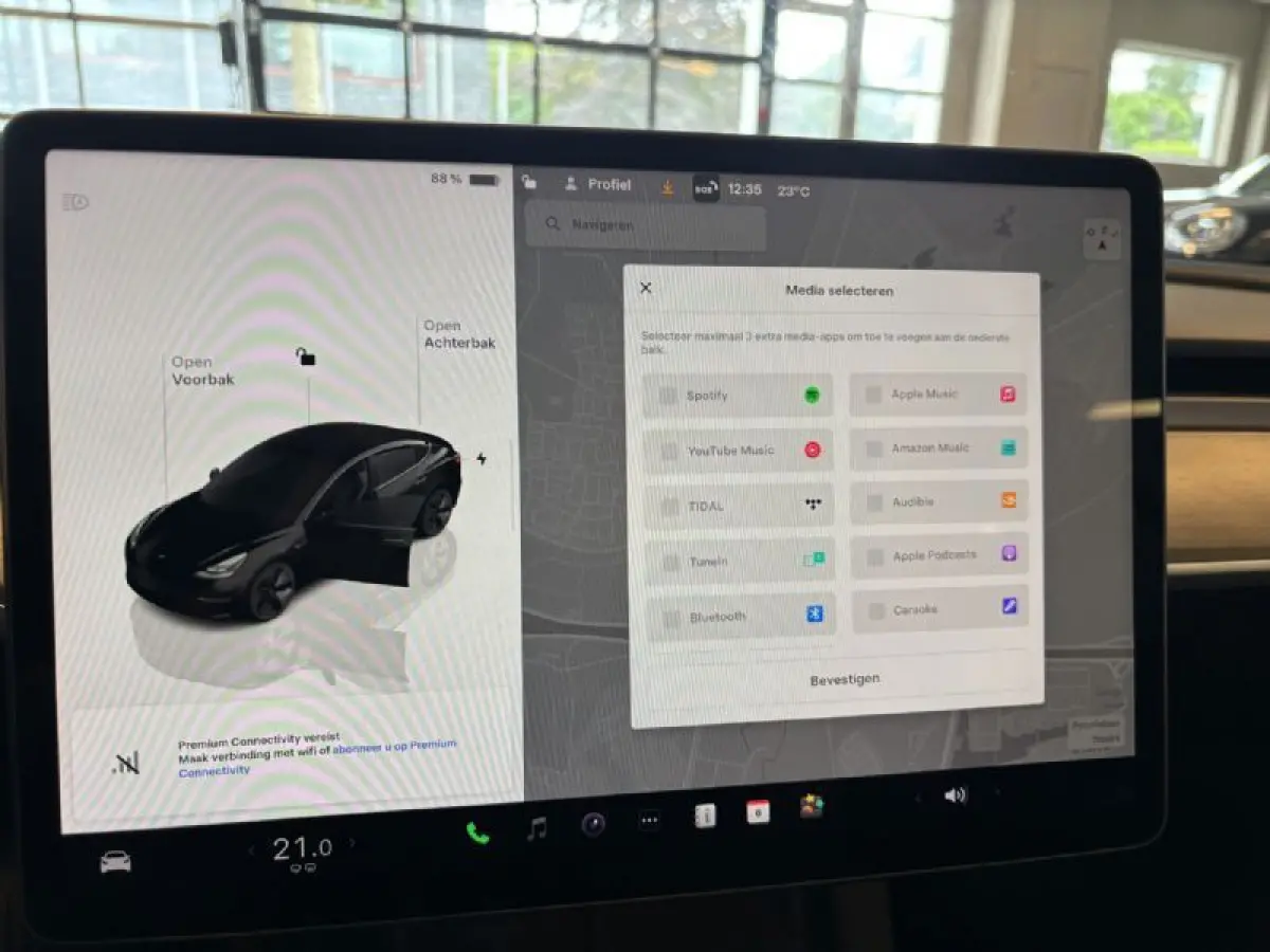 Long Range AWD 78 kWh LONG Range SOH 92.4 % Panorama