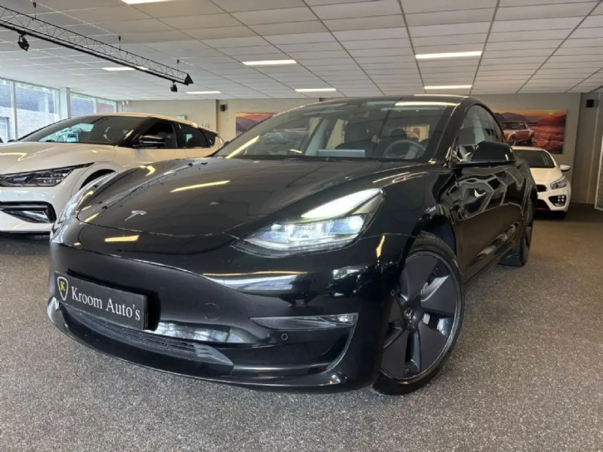 Long Range AWD 78 kWh LONG Range SOH 92.4 % Panorama