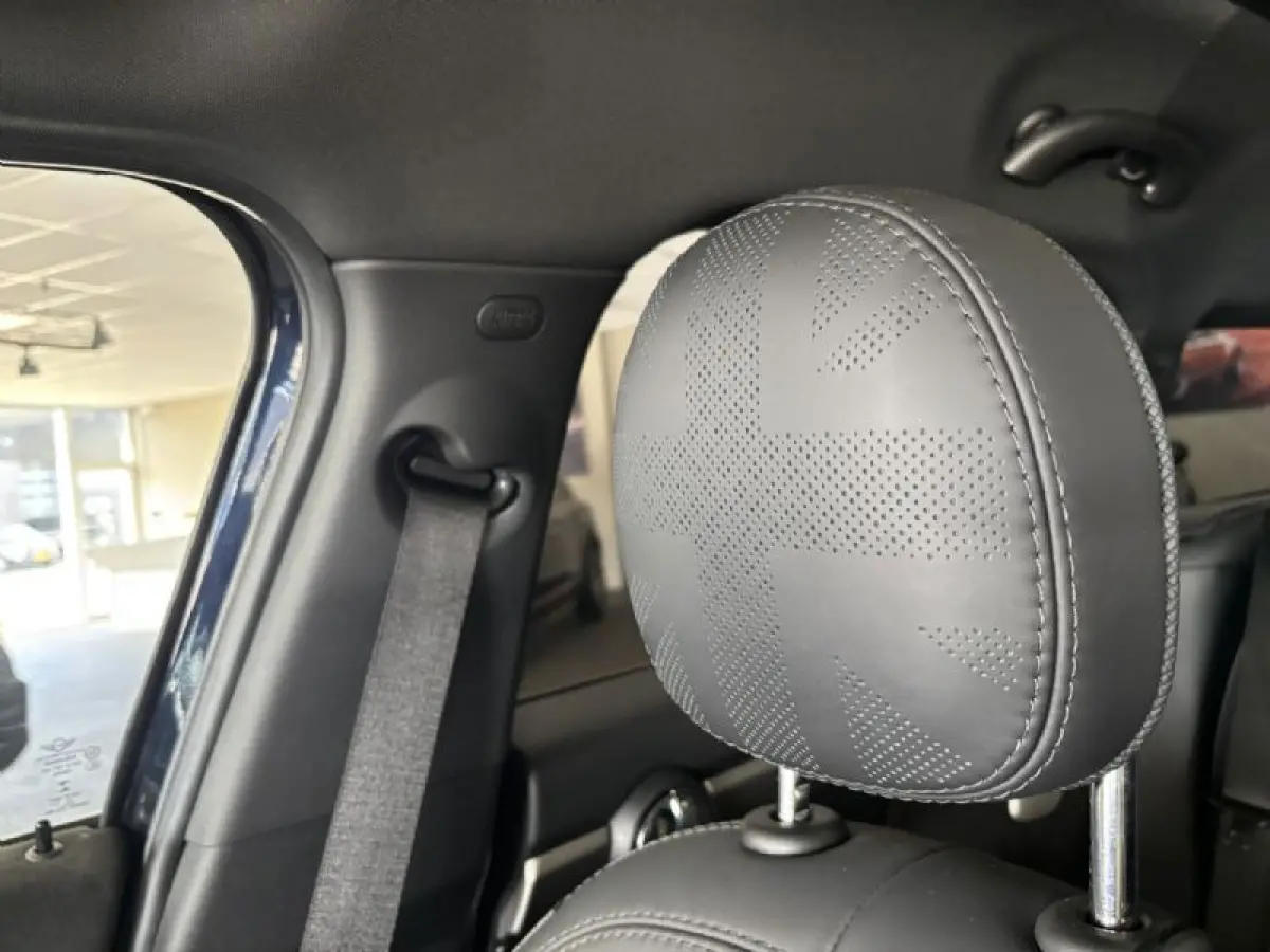 Mini ALL4 Yours Adaptive cruise Leder Panoramadak, Harman Kardon Head up Memory seat, Model 2023