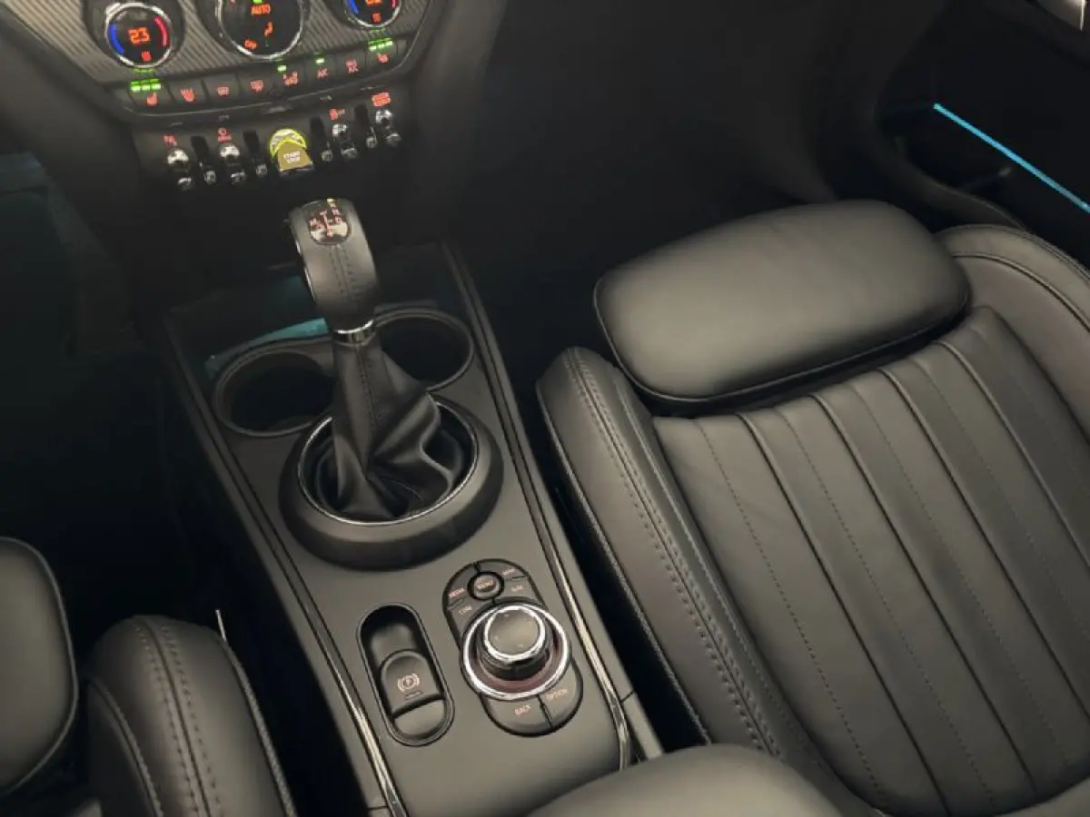 Mini ALL4 Yours Adaptive cruise Leder Panoramadak, Harman Kardon Head up Memory seat, Model 2023