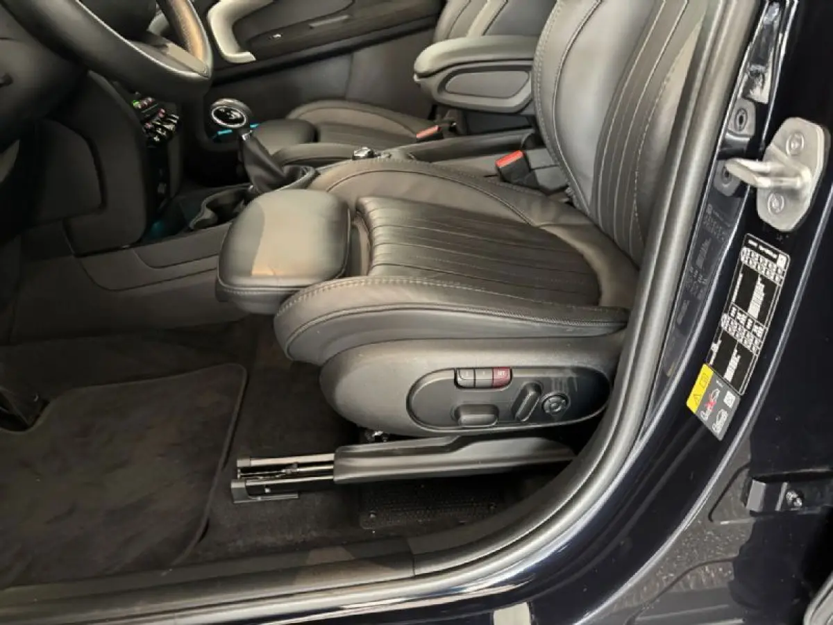 Mini ALL4 Yours Adaptive cruise Leder Panoramadak, Harman Kardon Head up Memory seat, Model 2023