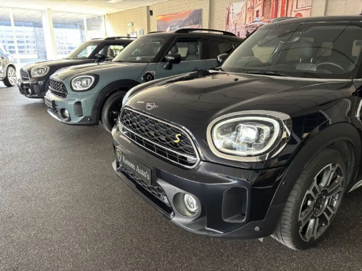 Mini ALL4 Yours Adaptive cruise Leder Panoramadak, Harman Kardon Head up Memory seat, Model 2023