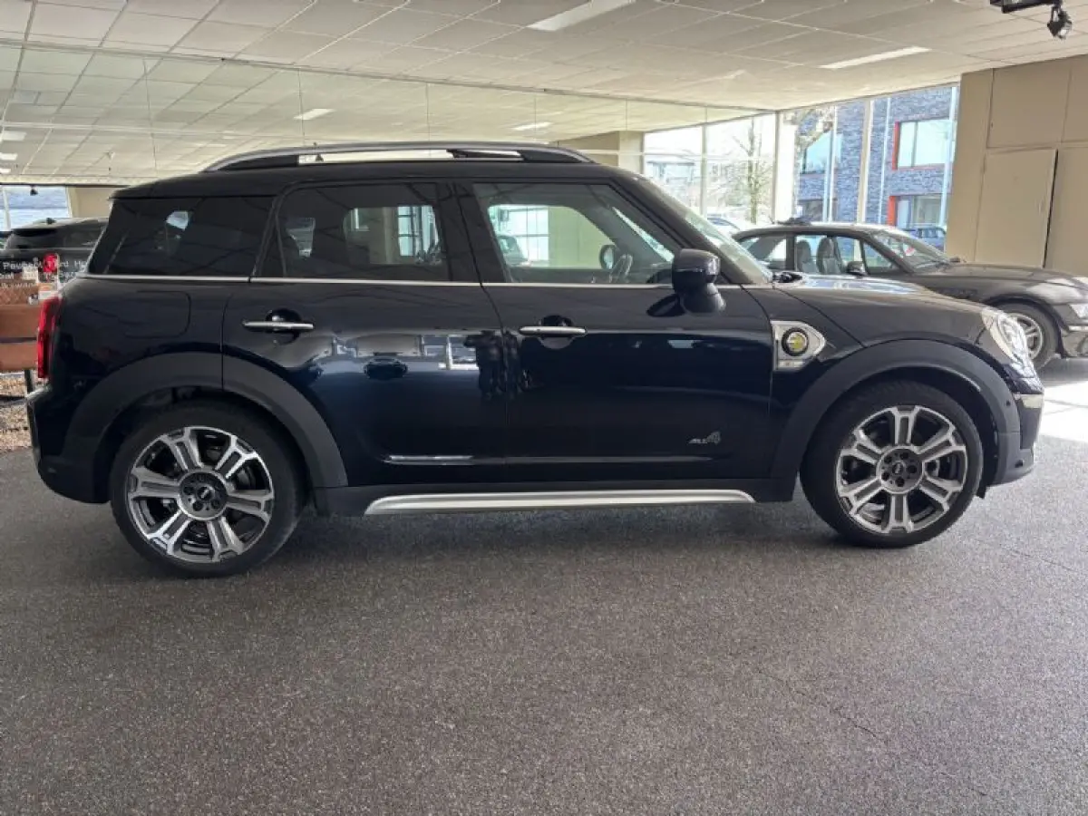 Mini ALL4 Yours Adaptive cruise Leder Panoramadak, Harman Kardon Head up Memory seat, Model 2023