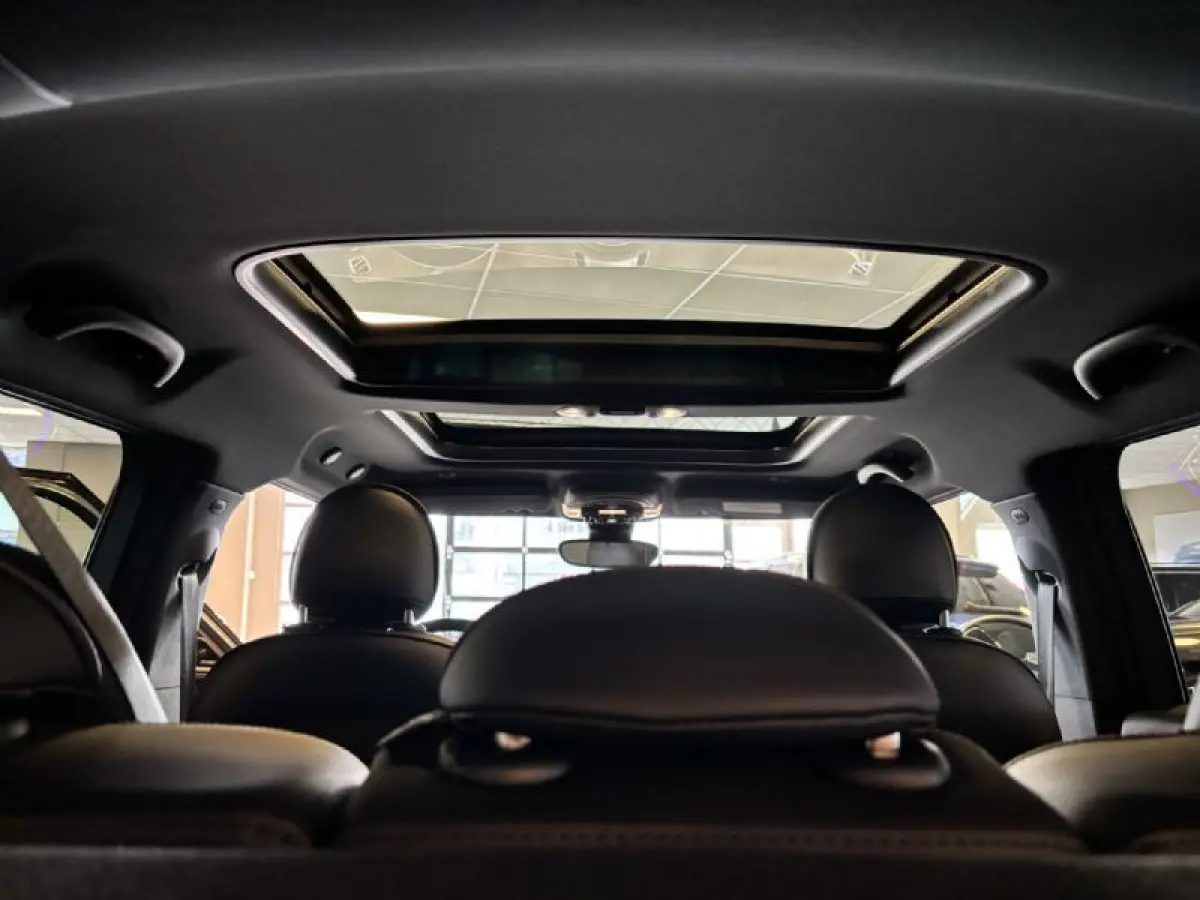Mini ALL4 Yours Leder Panoramadak Full Option! Model 2023