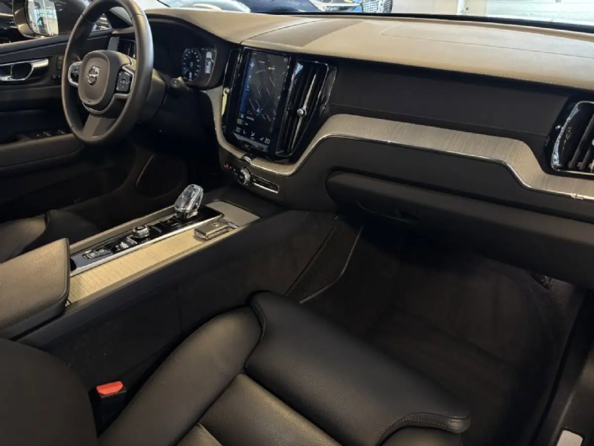 2.0 T8 Twin Engine AWD Inscription Panodak / Leer / Elek Trekhaak / BLIS / full LED / Apple Carplay / Camera / Adapt