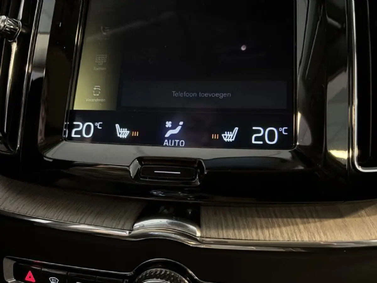 2.0 T8 Twin Engine AWD Inscription Panodak / Leer / Elek Trekhaak / BLIS / full LED / Apple Carplay / Camera / Adapt