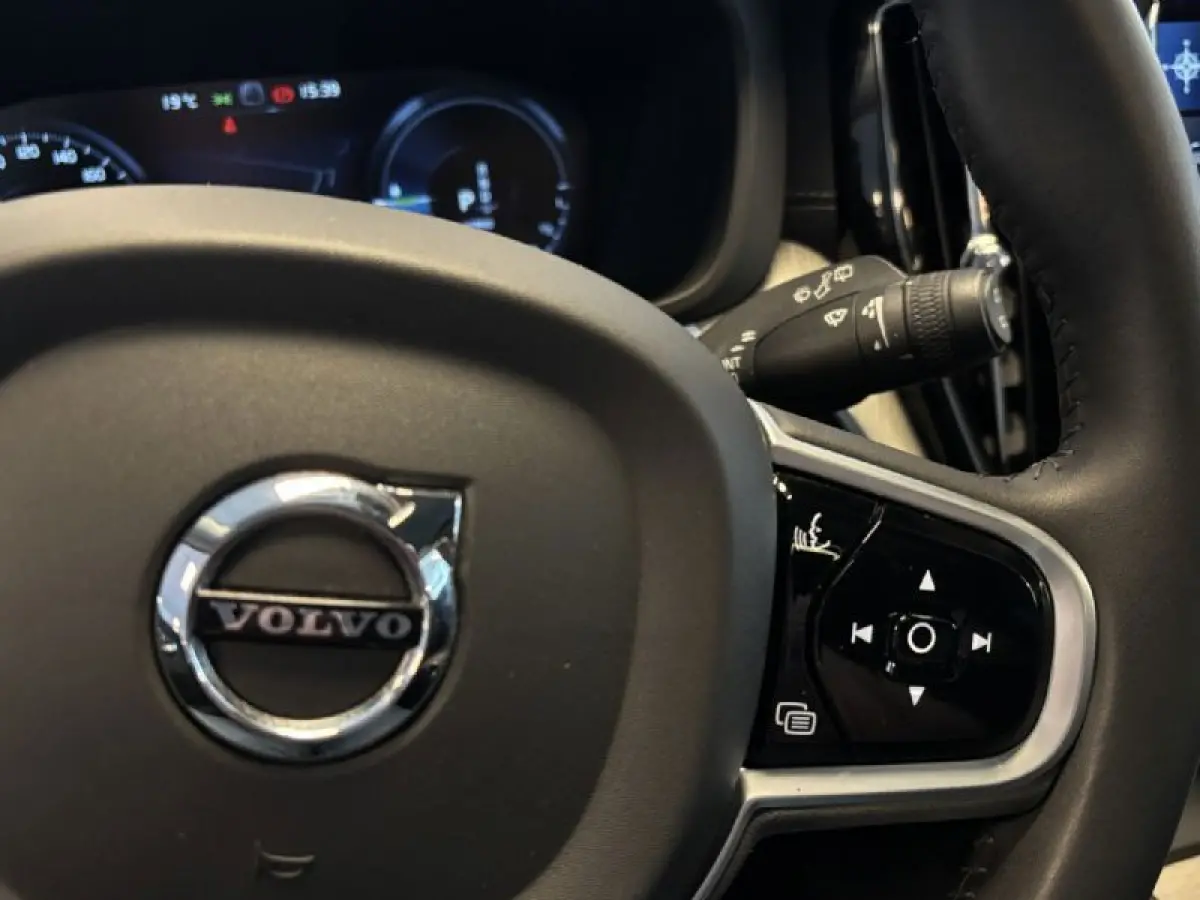 2.0 T8 Twin Engine AWD Inscription Panodak / Leer / Elek Trekhaak / BLIS / full LED / Apple Carplay / Camera / Adapt