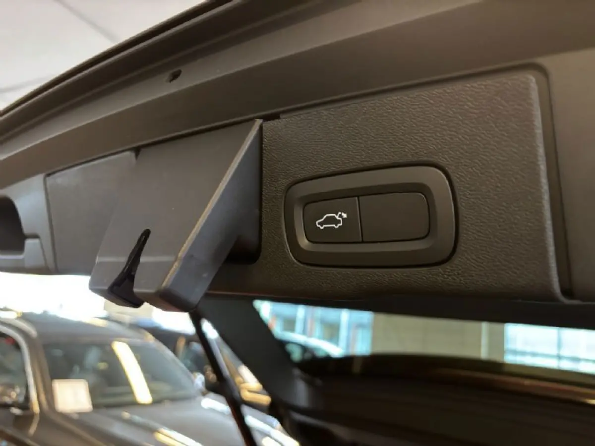 2.0 T8 Twin Engine AWD Inscription Panodak / Leer / Elek Trekhaak / BLIS / full LED / Apple Carplay / Camera / Adapt