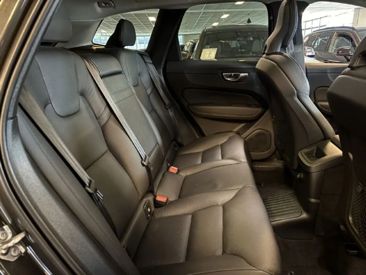 2.0 T8 Twin Engine AWD Inscription Panodak / Leer / Elek Trekhaak / BLIS / full LED / Apple Carplay / Camera / Adapt