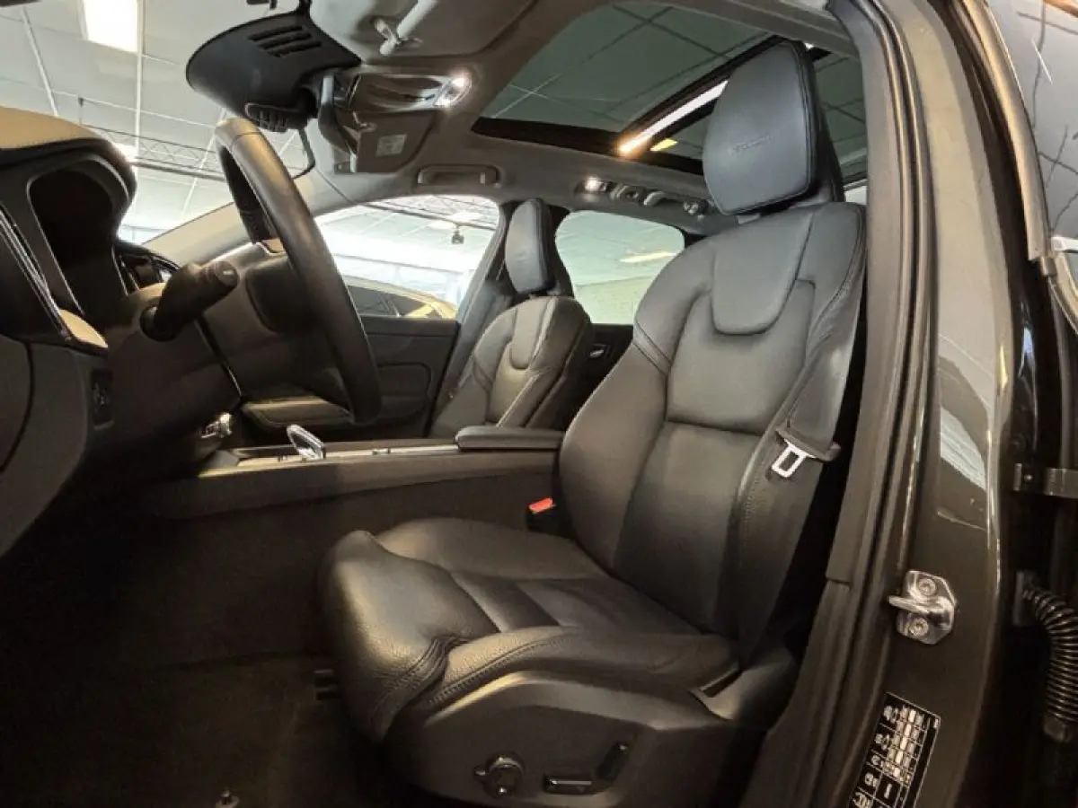2.0 T8 Twin Engine AWD Inscription Panodak / Leer / Elek Trekhaak / BLIS / full LED / Apple Carplay / Camera / Adapt