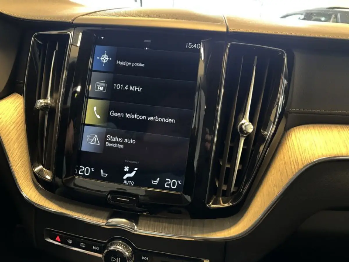 2.0 T8 Twin Engine AWD Inscription Panodak / Leer / Elek Trekhaak / BLIS / full LED / Apple Carplay / Camera / Adapt
