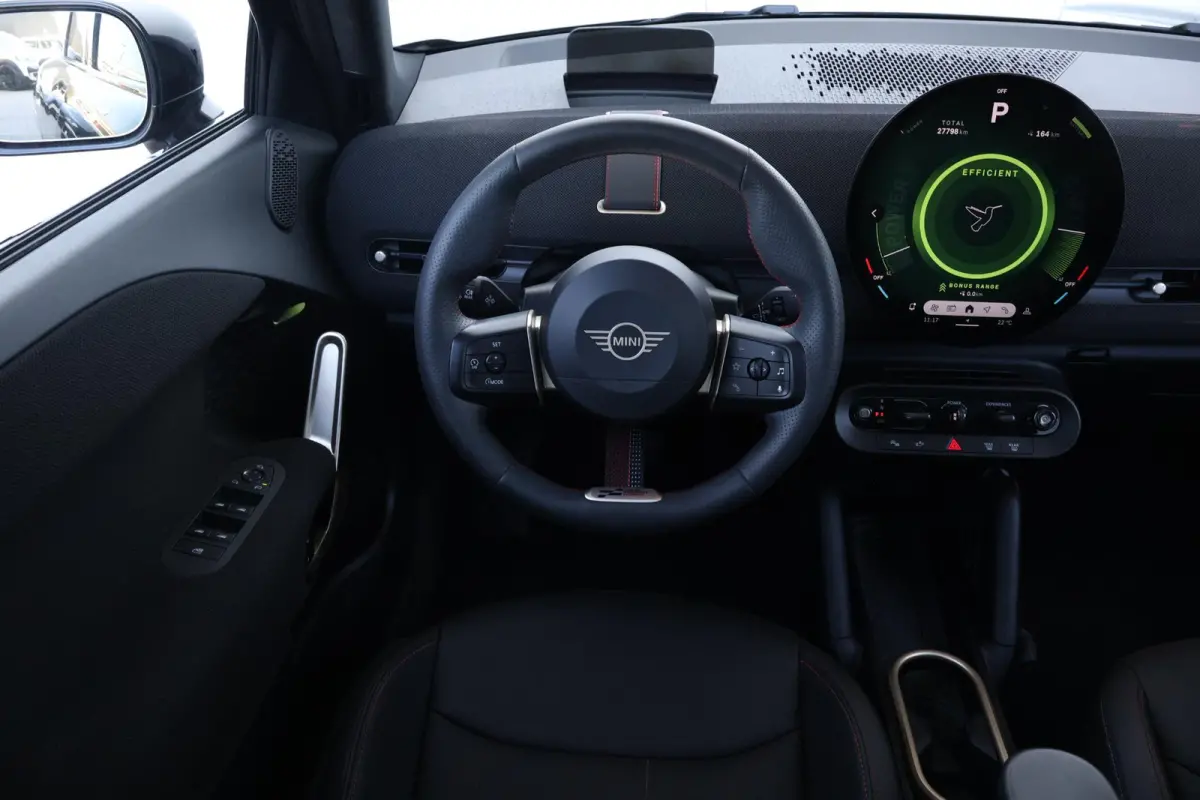 Aceman SE John Works M 54.2 kWh | SoH 98% | Panoramadak | Head-up | Comfort Access | Stoelverwarming |