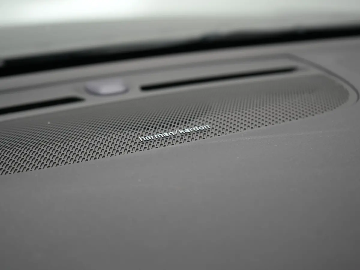 Ultimate 70 kWh 231pk | Panodak | Warmtepomp | Adaptive Cruise | 360 Camera | Harman / Kardon | Alcantara Sportstoelen Memory & Verwarmd | Stuur Verwarmd | Google Assistent | Apple Carplay |