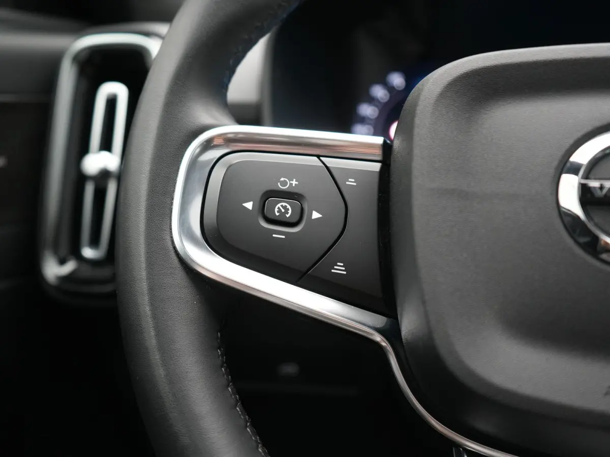 Ultimate 70 kWh 231pk | Panodak | Warmtepomp | Adaptive Cruise | 360 Camera | Harman / Kardon | Alcantara Sportstoelen Memory & Verwarmd | Stuur Verwarmd | Google Assistent | Apple Carplay |