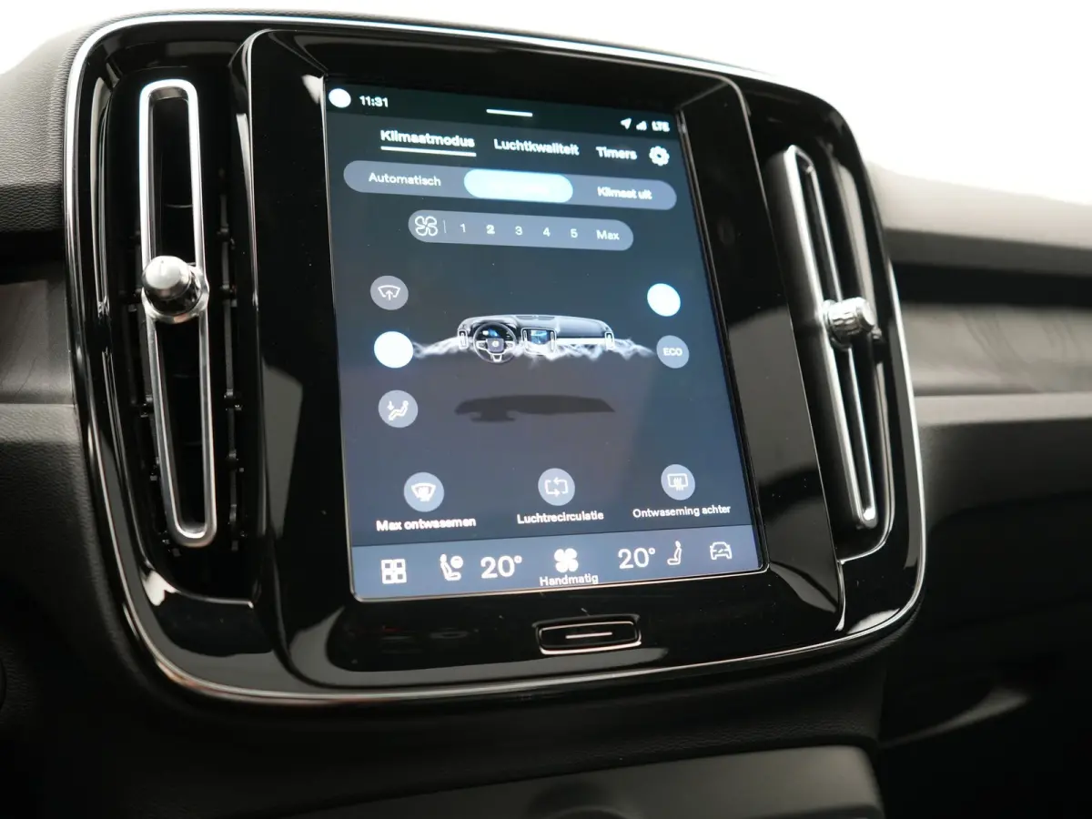 Ultimate 70 kWh 231pk | Panodak | Warmtepomp | Adaptive Cruise | 360 Camera | Harman / Kardon | Alcantara Sportstoelen Memory & Verwarmd | Stuur Verwarmd | Google Assistent | Apple Carplay |