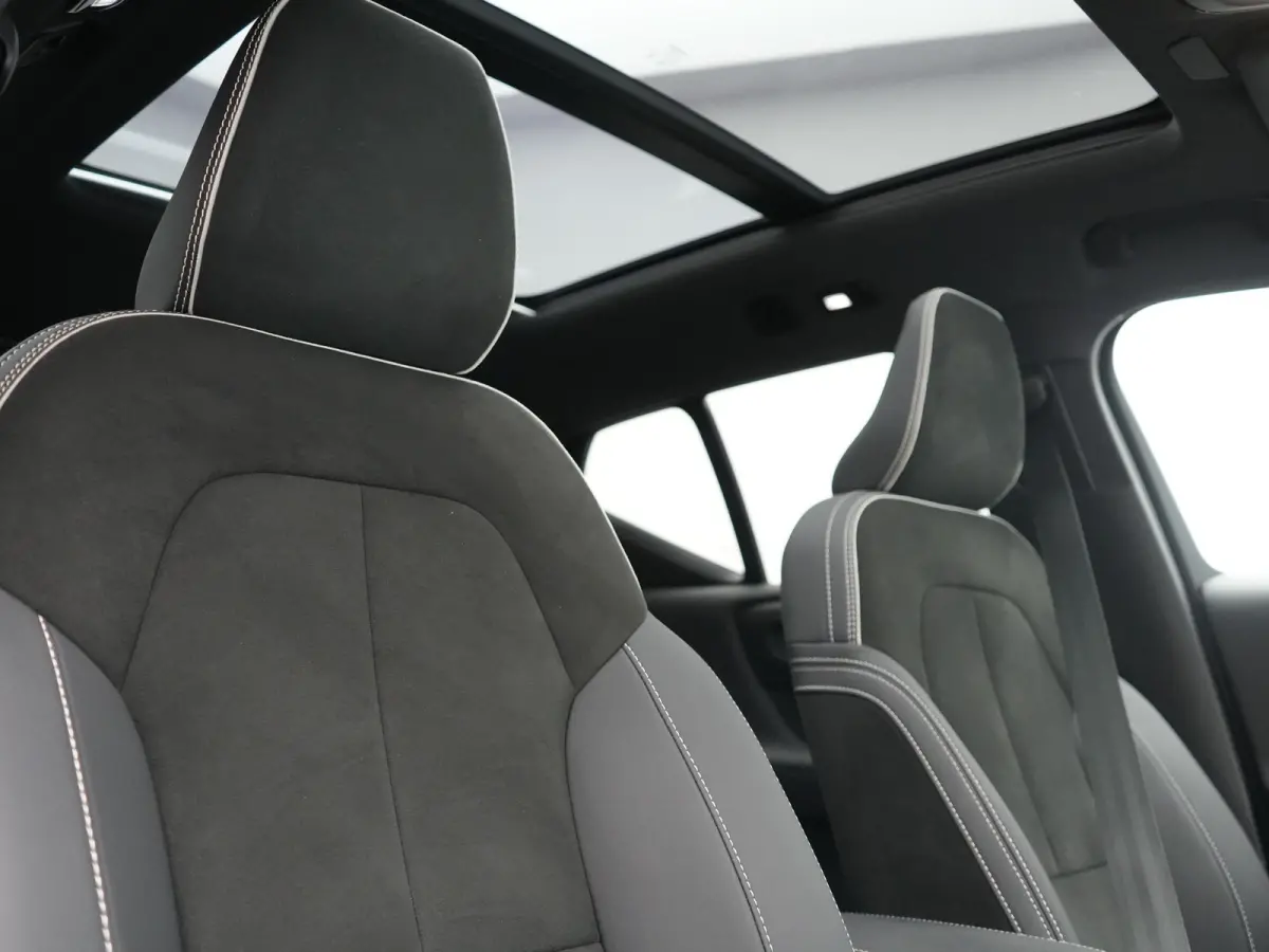 Ultimate 70 kWh 231pk | Panodak | Warmtepomp | Adaptive Cruise | 360 Camera | Harman / Kardon | Alcantara Sportstoelen Memory & Verwarmd | Stuur Verwarmd | Google Assistent | Apple Carplay |